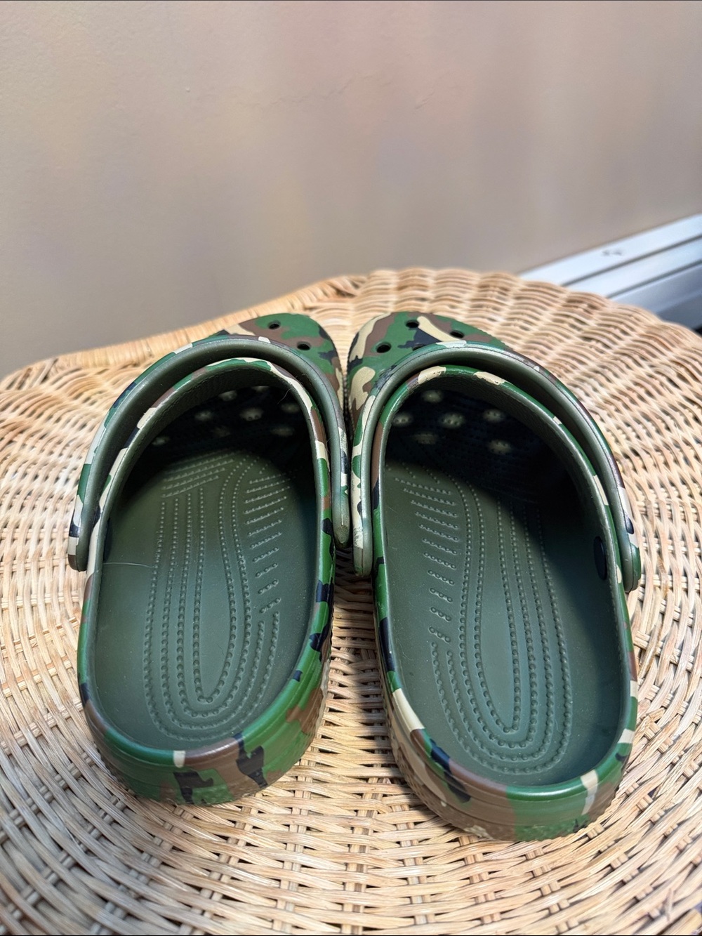 CROCS Classic Clog - Green Camo - Picture 3 of 6